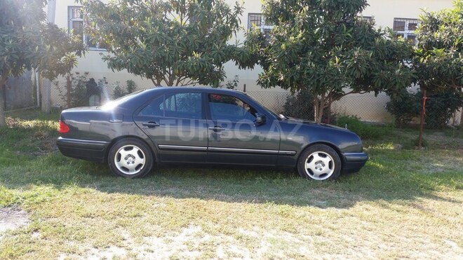 Mercedes E 240 1998, 244,000 km - 2.4 l - Mingəçevir