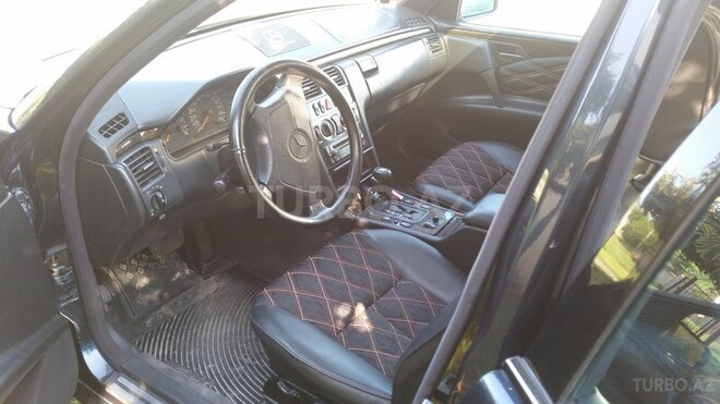 Mercedes E 240 1998, 244,000 km - 2.4 l - Mingəçevir