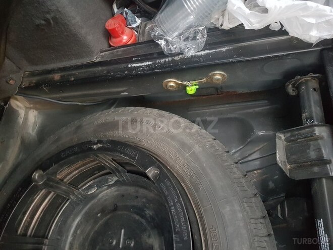 Mercedes E 200 1995, 300,000 km - 2.0 l - Bakı