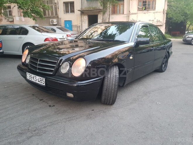 Mercedes E 200 1995, 300,000 km - 2.0 l - Bakı
