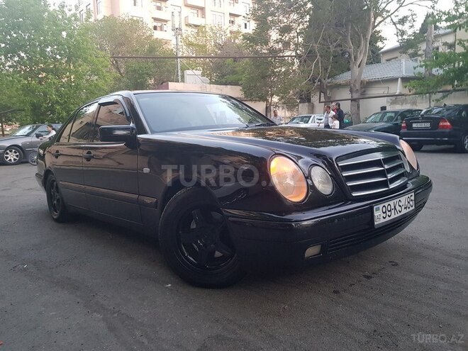 Mercedes E 200 1995, 300,000 km - 2.0 l - Bakı