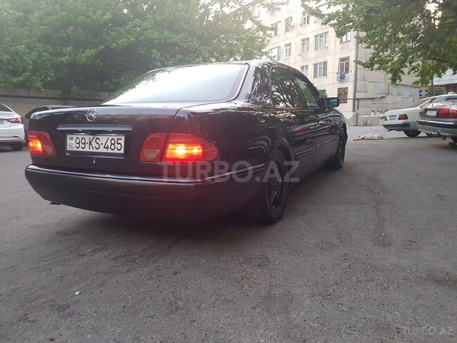Mercedes E 200 1995, 300,000 km - 2.0 l - Bakı