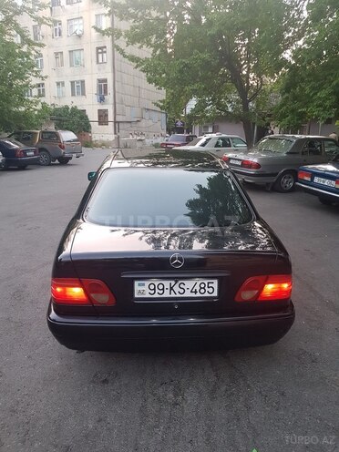 Mercedes E 200 1995, 300,000 km - 2.0 l - Bakı