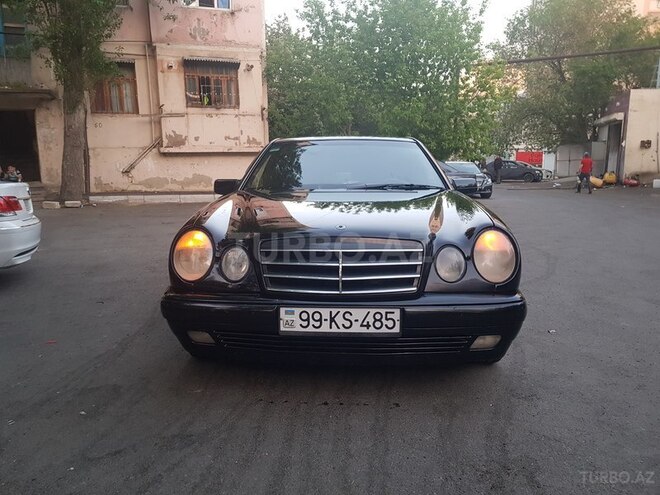 Mercedes E 200 1995, 300,000 km - 2.0 l - Bakı
