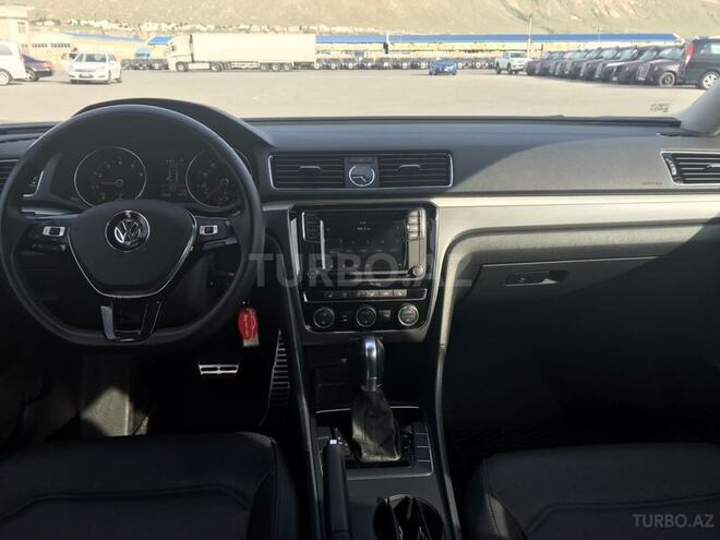 Volkswagen Passat 2017, 14,000 km - 1.8 l - Bakı
