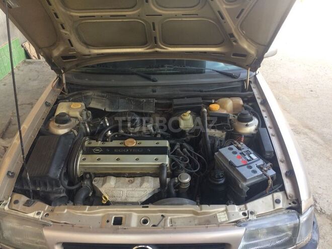 Opel Astra 1997, 310,000 km - 1.8 l - Şirvan
