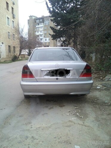 Mercedes C 200 2000, 208,300 km - 2.0 l - Bakı