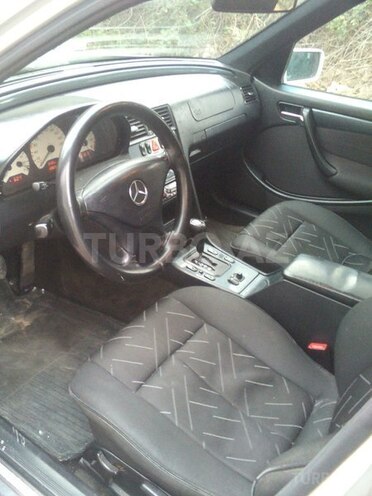 Mercedes C 200 2000, 208,300 km - 2.0 l - Bakı