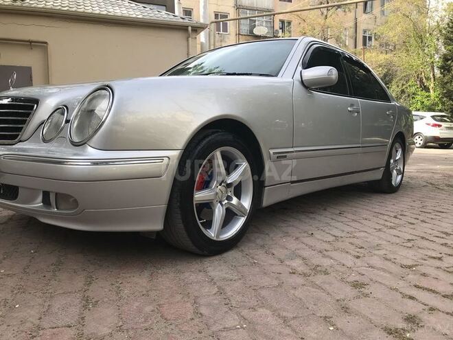 Mercedes E 280 2000, 300,000 km - 2.8 l - Bakı