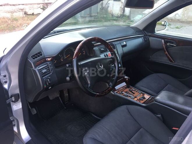 Mercedes E 280 2000, 300,000 km - 2.8 l - Bakı