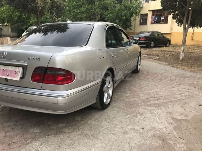 Mercedes E 280 2000, 300,000 km - 2.8 l - Bakı