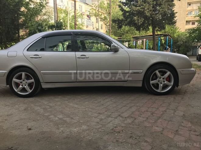 Mercedes E 280 2000, 300,000 km - 2.8 l - Bakı