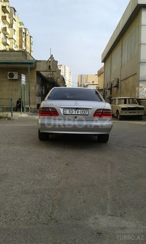 Mercedes E 240 1999, 335,300 km - 2.4 l - Bakı