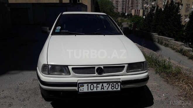 Volkswagen Polo 1996, 243,300 km - 1.6 l - Bakı