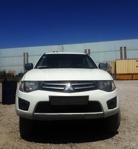 Mitsubishi L200 2010, 397,000 km - 2.5 l - Bakı
