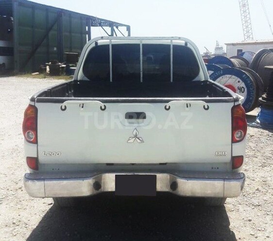 Mitsubishi L200 2010, 397,000 km - 2.5 l - Bakı