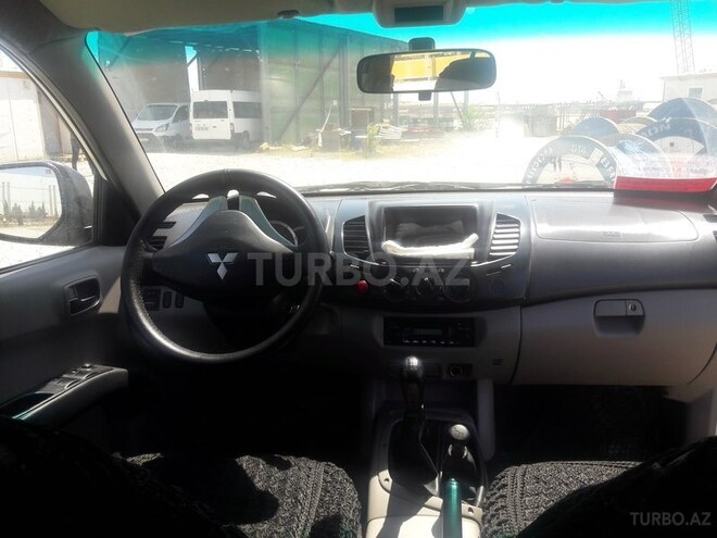 Mitsubishi L200 2010, 397,000 km - 2.5 l - Bakı