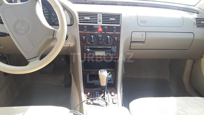Mercedes C 180 1998, 298,000 km - 1.8 l - Bakı