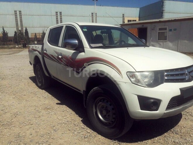 Mitsubishi L200 2010, 397,000 km - 2.5 l - Bakı