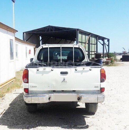 Mitsubishi L200 2010, 476,000 km - 2.5 l - Bakı