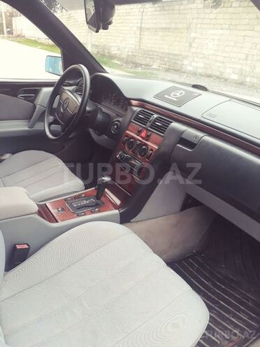 Mercedes E 200 1996, 387,000 km - 2.0 l - Bakı