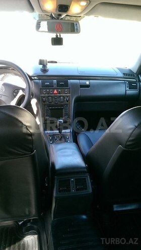 Mercedes E 220 2001, 370,000 km - 2.2 l - Qusar