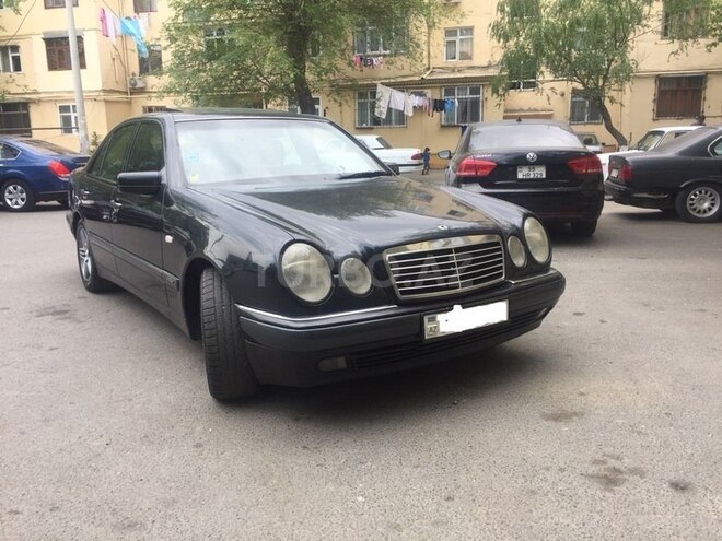 Mercedes E 280 1998, 314,000 km - 2.8 l - Sumqayıt