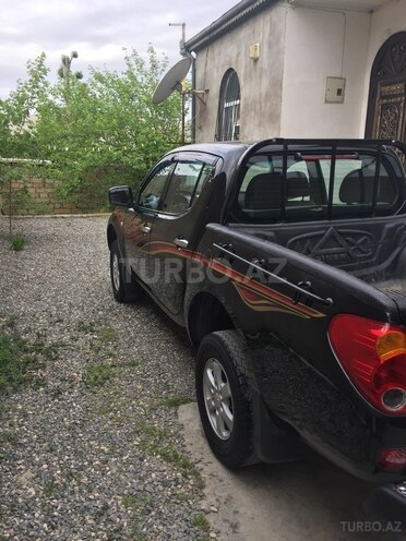 Mitsubishi L200 2011, 215,799 km - 2.5 l - Bakı