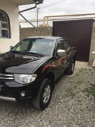 Mitsubishi L200 2011, 215,799 km - 2.5 l - Bakı
