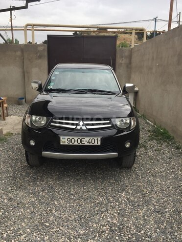 Mitsubishi L200 2011, 215,799 km - 2.5 l - Bakı
