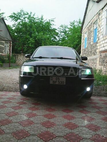 Volkswagen Passat 2001, 100,000 km - 1.8 l - Ağstafa