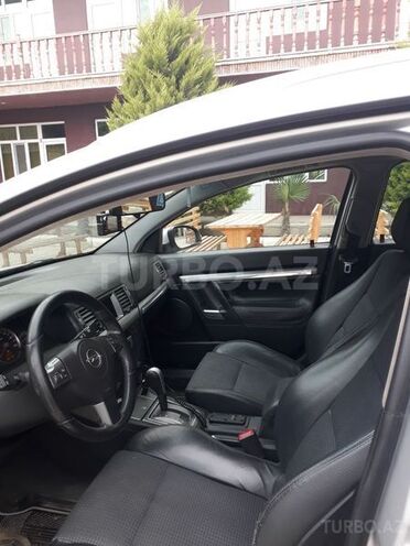 Opel Vectra 2006, 180,000 km - 2.0 l - Salyan