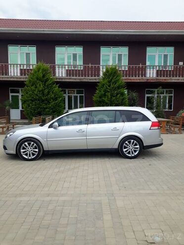 Opel Vectra 2006, 180,000 km - 2.0 l - Salyan