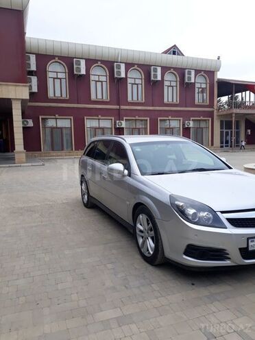 Opel Vectra 2006, 180,000 km - 2.0 l - Salyan