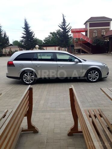 Opel Vectra 2006, 180,000 km - 2.0 l - Salyan