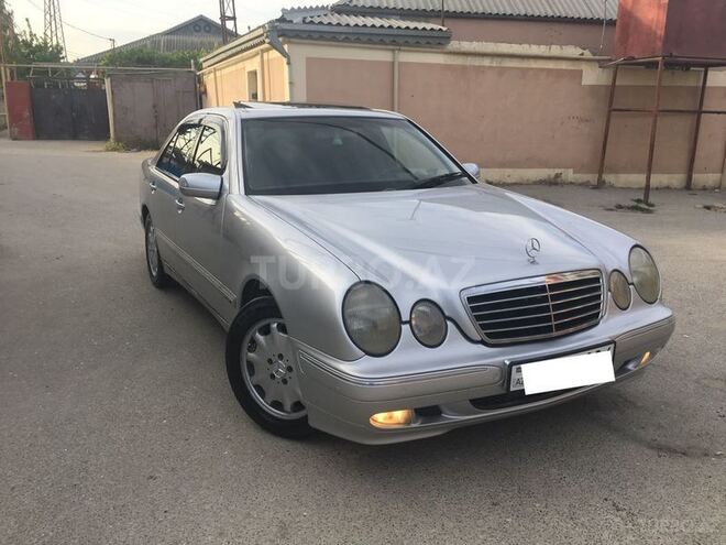 Mercedes E 270 2001, 294,567 km - 2.7 l - Bakı