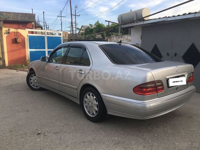 Mercedes E 270 2001, 294,567 km - 2.7 l - Bakı
