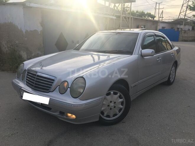 Mercedes E 270 2001, 294,567 km - 2.7 l - Bakı