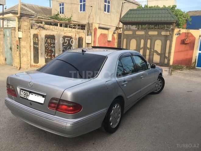 Mercedes E 270 2001, 294,567 km - 2.7 l - Bakı