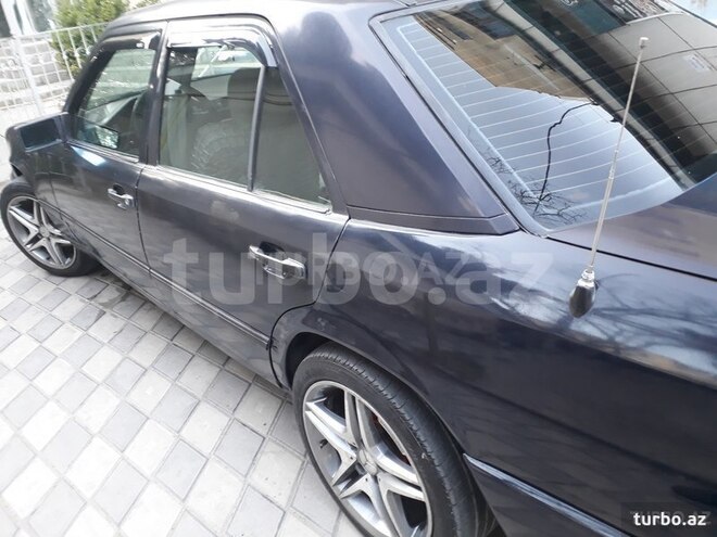 Mercedes E 260 1989, 295,370 km - 2.6 l - Bakı