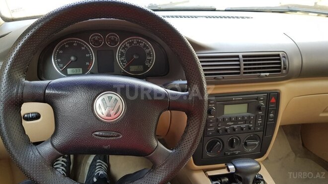 Volkswagen Passat 2004, 230,600 km - 1.8 л - Bakı