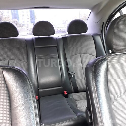 Mercedes E 270 2002, 248,000 km - 2.7 l - Bakı