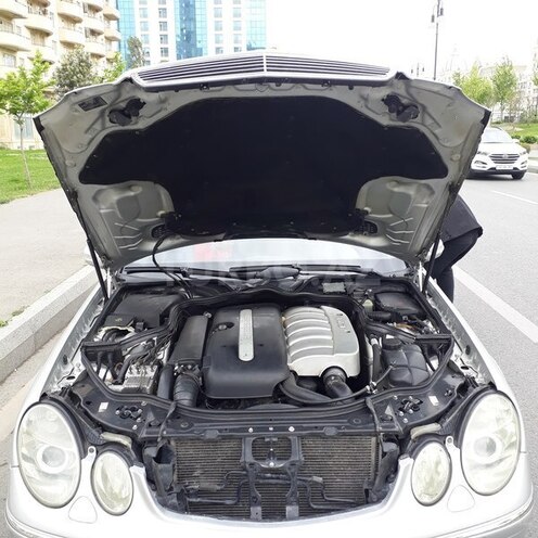 Mercedes E 270 2002, 248,000 km - 2.7 l - Bakı