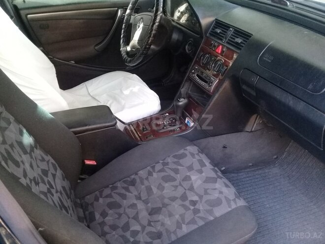 Mercedes C 220 1999, 273,800 km - 2.2 l - Bakı