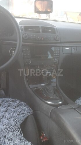 Mercedes E 220 2005, 250,000 km - 2.2 л - Sabirabad