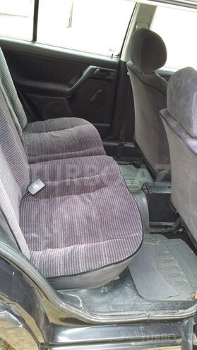 Volkswagen Golf 1993, 206,700 km - 1.8 l - Bakı