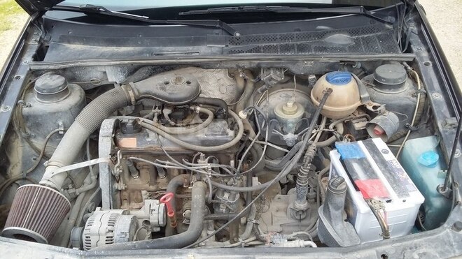 Volkswagen Golf 1993, 206,700 km - 1.8 l - Bakı