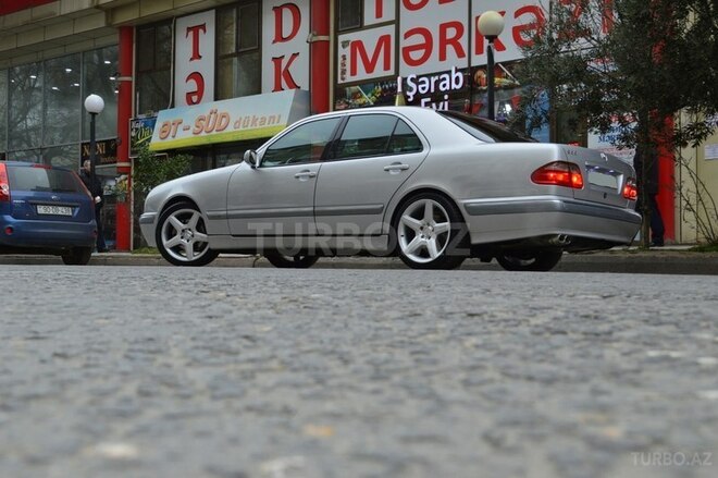Mercedes E 280 2000, 162,000 km - 2.8 l - Bakı