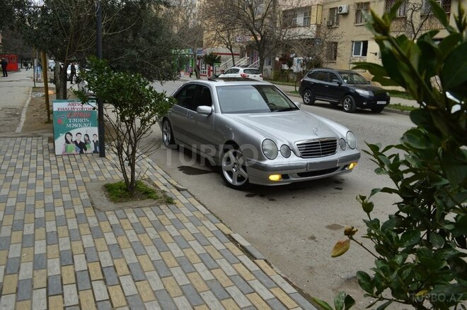 Mercedes E 280 2000, 162,000 km - 2.8 l - Bakı