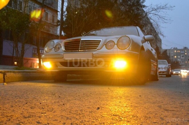 Mercedes E 280 2000, 162,000 km - 2.8 l - Bakı
